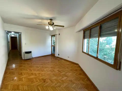 Departamento 3 Ambientes al frente con Balcón