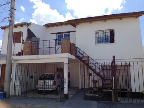 Casa 6 ambientes con 3 baños