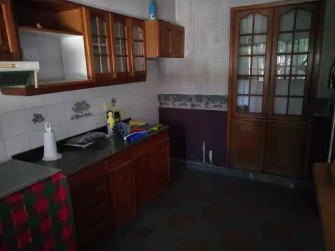 Avenida Hipólito Yrigoyen 7700