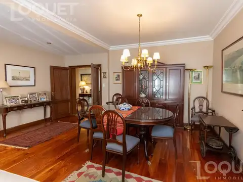 Casa en Venta con 4 cocheras