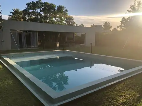 Casa en Alquiler en Funes Hills Miraflores, USD 2.400