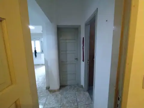 PH 3 AMBIENTES AL FRENTE, APTO CREDITO, CON COCHERA, PATIO Y TERRAZA PROPIA - SARANDÍ