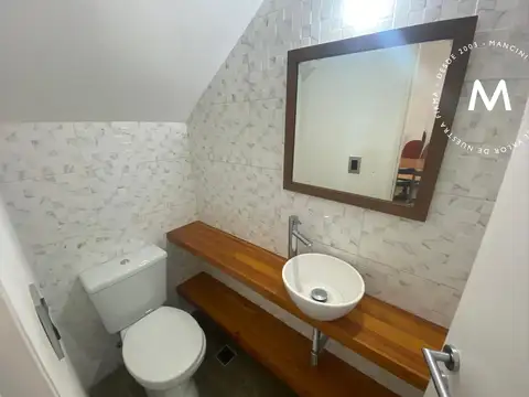 Depto Tipo Casa en Venta con 2 cocheras