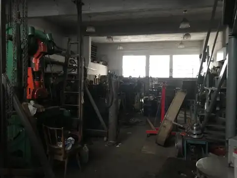 VENTA -  3 VIVIENDAS MAS 1 GALPON AL FRENTE - VILLA MADERO