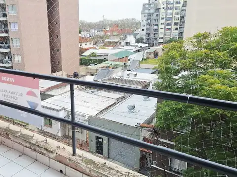 Venta departamento 2 amb balcon frente moron sur