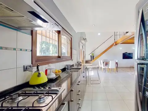 Beruti e/Vicente Lopez y Roque Saenz Peña 400