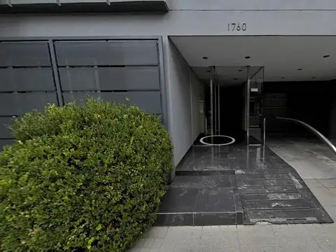 Amplia Cochera Cubierta Zona San Martin