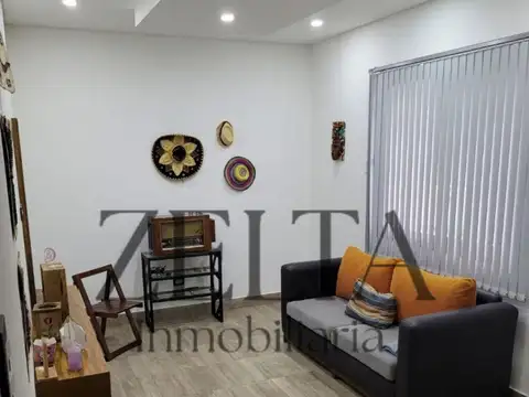 Casa en Venta con 4 cocheras