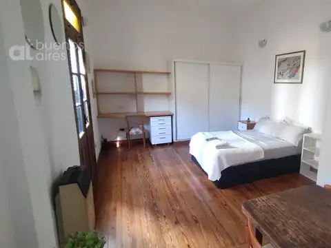 Departamento con balcón en alquiler temporario.