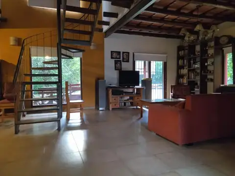 Casa - Barrio Parque Leloir