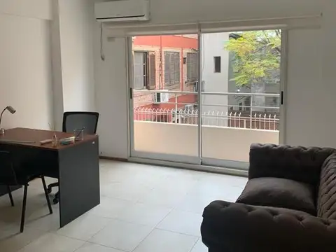 Av. Centenario 2247 1° piso