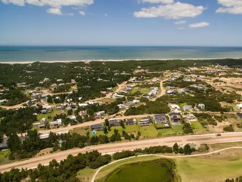 Terreno en venta - 900 mts2 - Ecuestre, Costa Esmeralda