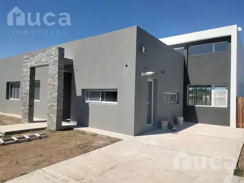 Casa de 5 ambientes con parque en venta en Barrio Nativas - Puertos del Lago, Escobar