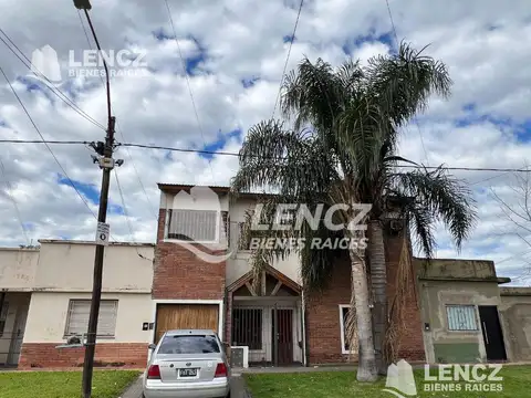 CHALET 4 AMB C/COCHERA- QUINCHO Y JARDIN. QUILMES OESTE