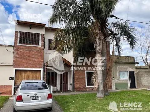 CHALET 4 AMB C/COCHERA- QUINCHO Y JARDIN. QUILMES OESTE