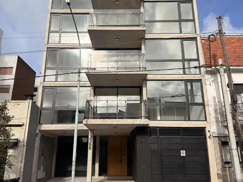 Departamento 4 ambientes con 3 baños