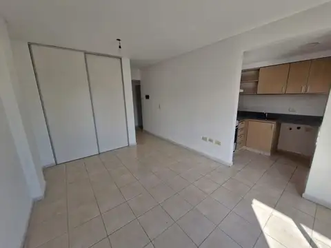 Alquiler de MONOAMBIENTE en Caseros Centro