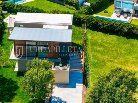 Casa 6 ambientes con 3 baños