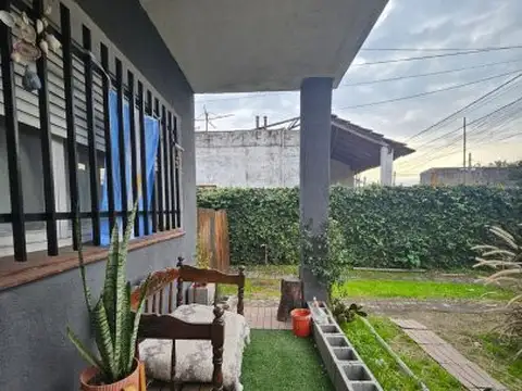 Casa 3 ambientes con 1 baño