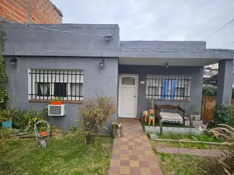 HERMOSA CASA 3AMB EN VENTA EN VILLA TESEI