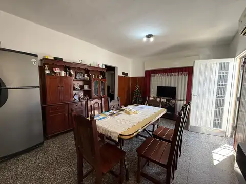 Casa 3 ambientes con 2 baños