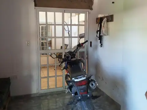 CASA EN VENTA 78 E/ 123 y124  AMPLIO LOTE A METROS DE AV 122