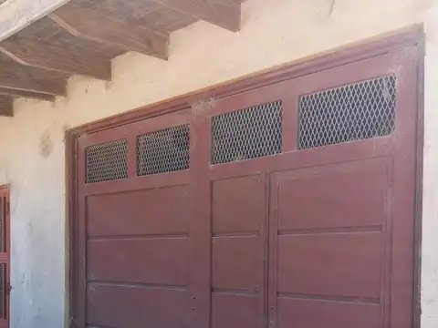 CASA EN VENTA 78 E/ 123 y124  AMPLIO LOTE A METROS DE AV 122