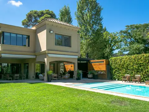 EN VENTA | Exclusiva Casa en Barrio Cerrado en Lomas de San Isidro
