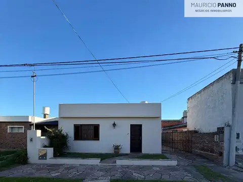 Casa en alquiler de 2 dormitorios c/ cochera en Capitán Sarmiento