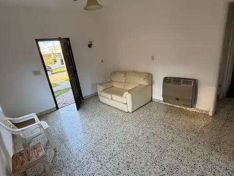 Casa en Alquiler con 1 cochera
