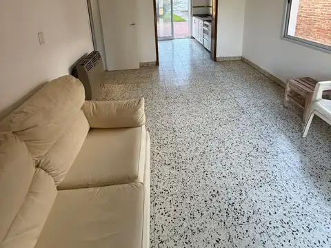 Casa 3 ambientes con 1 baño