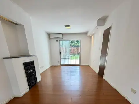 EXCELENTE CASA DE TRES AMBIENTES Y ESCRITORIO