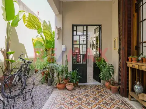 Casa 5 ambientes con 2 baños