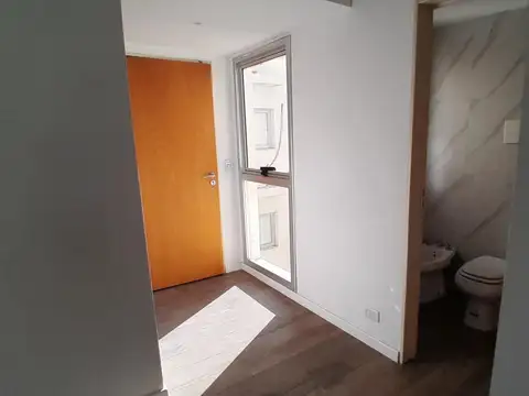 Departamento S/ piso 3 ambientes en VENTA -Zona San Cristóba