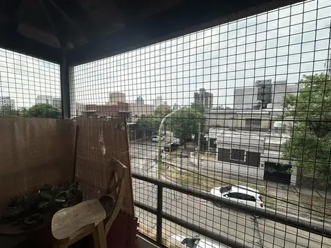 Departamento en Venta de 2 dormitorios. Balcón al frente. Centro Campana