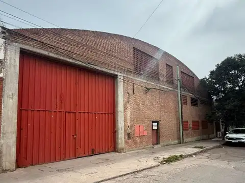 ALQUILA - GALPON 700 M2 - BARRIO SAN VICENTE