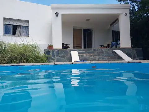 Casa 3 dormitorios La Falda excepcional vista