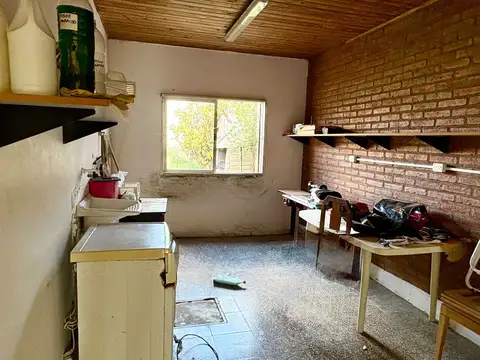 Casa 5 ambientes con 1 baño