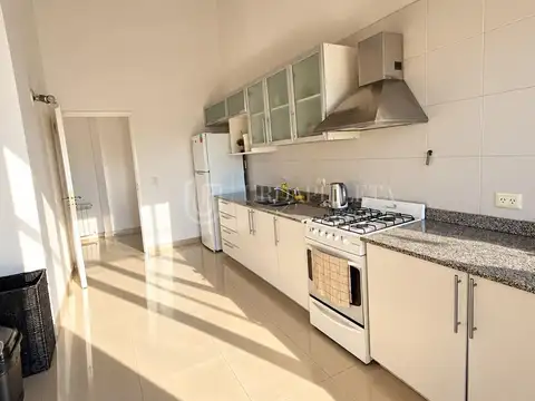 Departamento en Alquiler con 1 cocheras