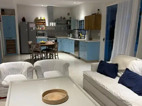 Casa en Alquiler Temporal en Club de Campo La Emilia, USD 4.000