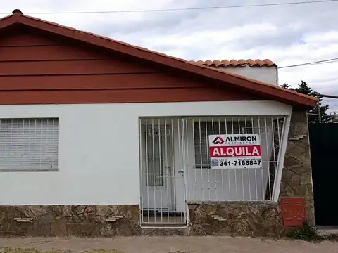 Casa en alquiler c/ cochera en Capitán Bermúdez