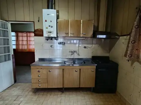 Casa 4 ambientes con 1 baño