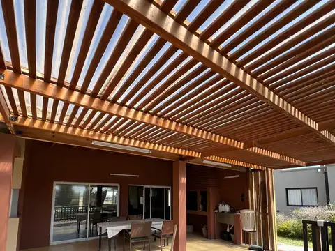 Casa en Alquiler de 3 dormitorios