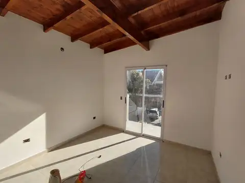 Casa 3 ambientes con 1 baño