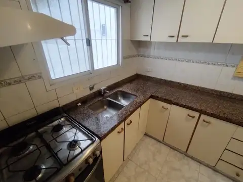 Depto Tipo Casa 3 ambientes con 2 baños