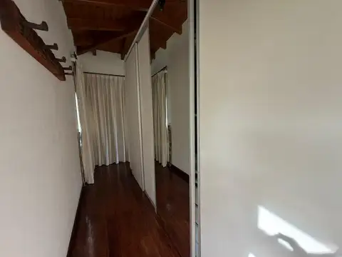 Casa 5 ambientes con 6 baños