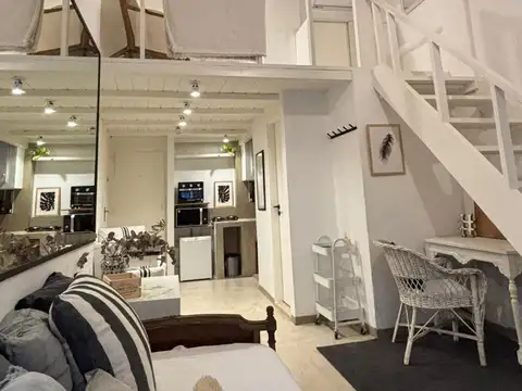 Arenales y Uriburu - Ambiente + Entrepiso - Barrio Norte