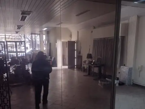 Espectacular Local Con Lote Propio De 1180 M2 Todo Destino