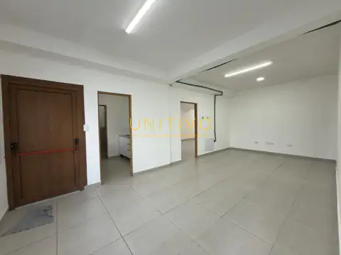 Oficina 3 ambientes con 2 baños