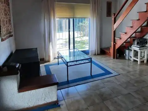 Casa 3 dormitorios y amplio parque en Country el Casco